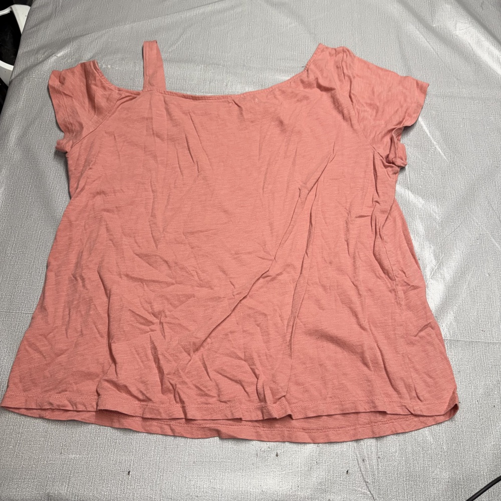 Maurices Cold Shoulder Top Pink Cap Sleeve Knit Size L - Picture 4 of 7
